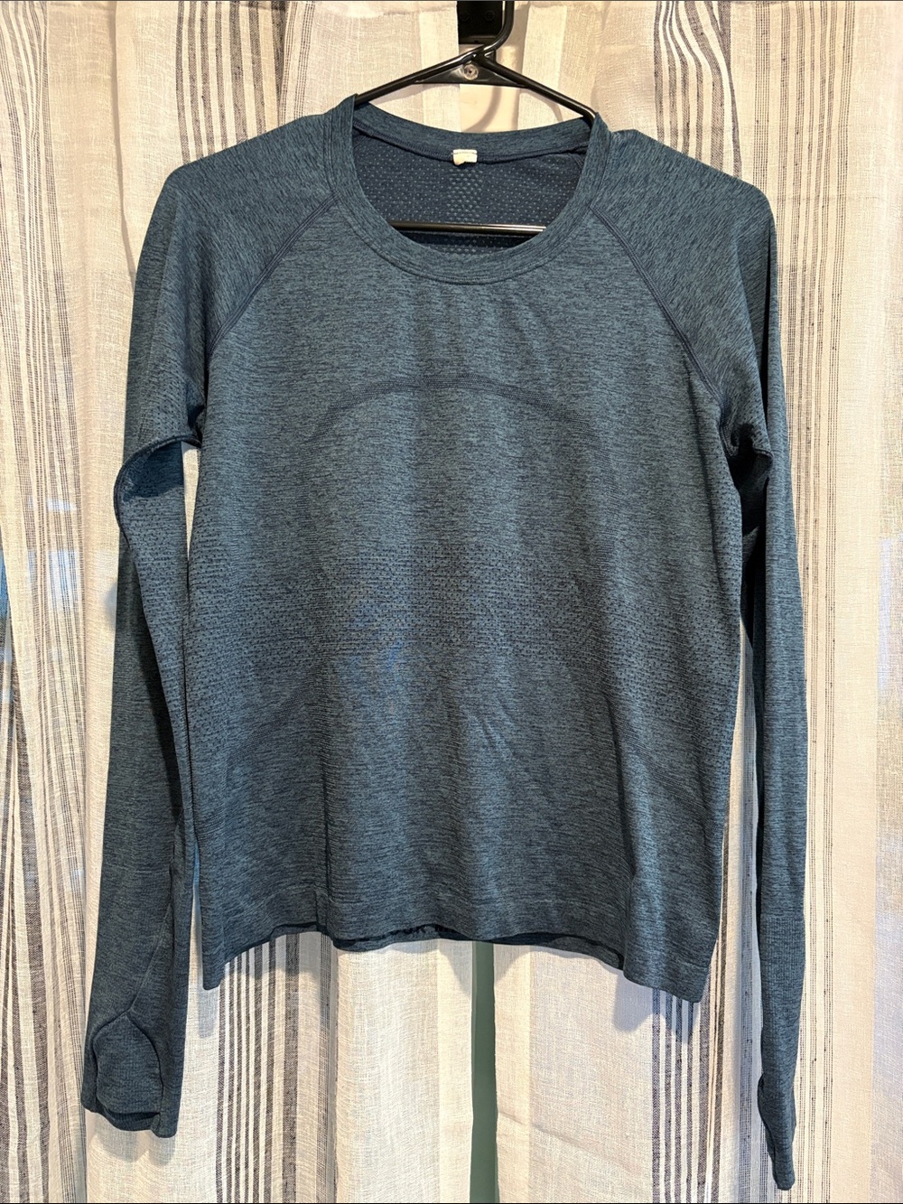 Lululemon Swiftly Tech Long sleeve top